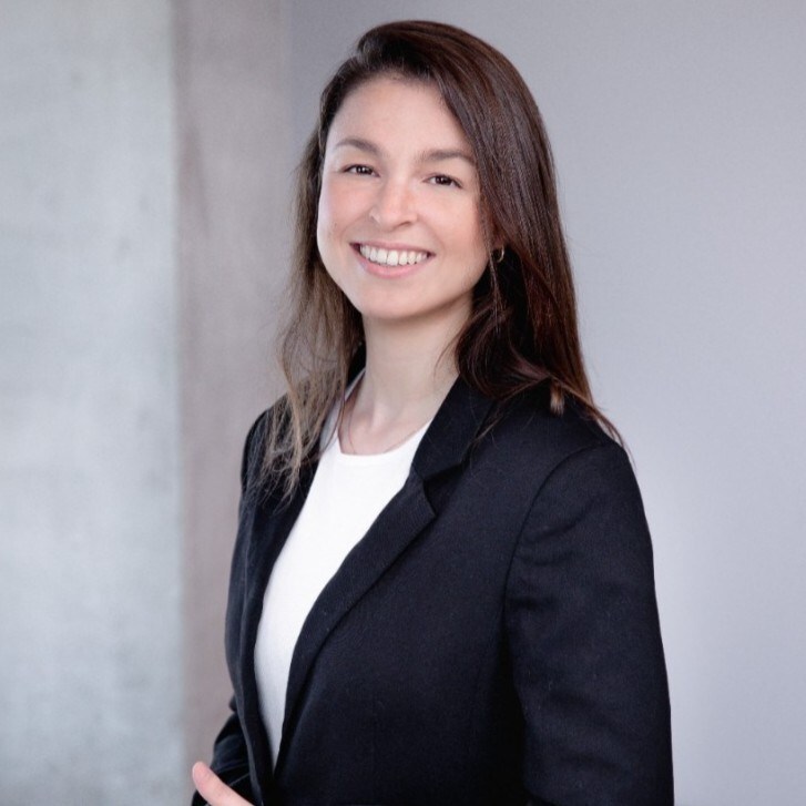 Portrait of Tamar Tsuk Perez, appointed Head of Product Management at OneLayer